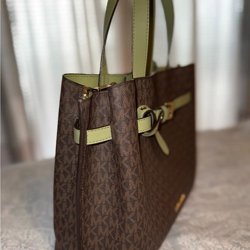 Michael Kors Emilia Signature Satchel NWOT Authentic - Picture 3 of 9